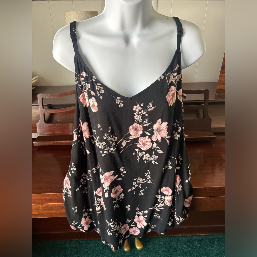 Torrid floral tank, size 1